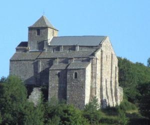 Le fort de Béccoire et le trésor des moines (Cantal)